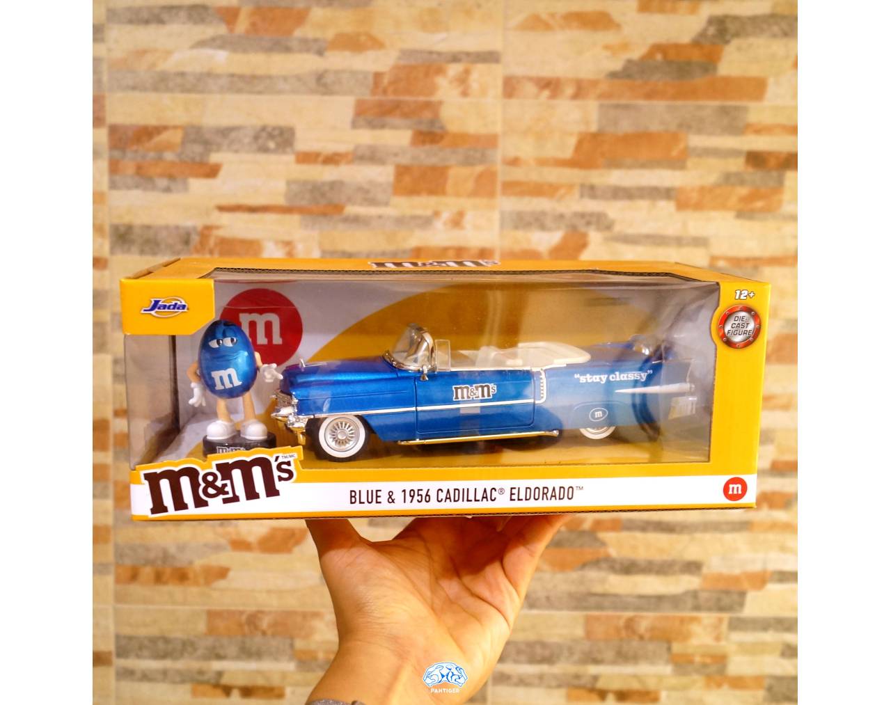 Blue & 1956 Cadillac El Dorado 1:24 - M&M's - Die-Cast Jada Toys